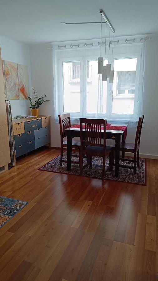 Moderne Und Schöne *